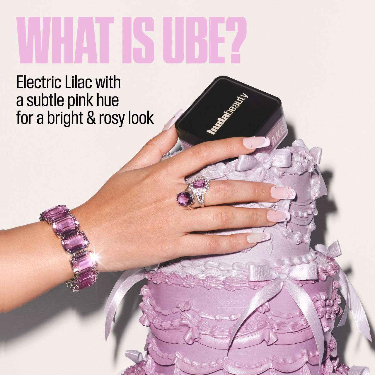 HUDA BEAUTY  Easy Bake Blurring Loose Baking & Setting Powder - Ube Birthday Cake